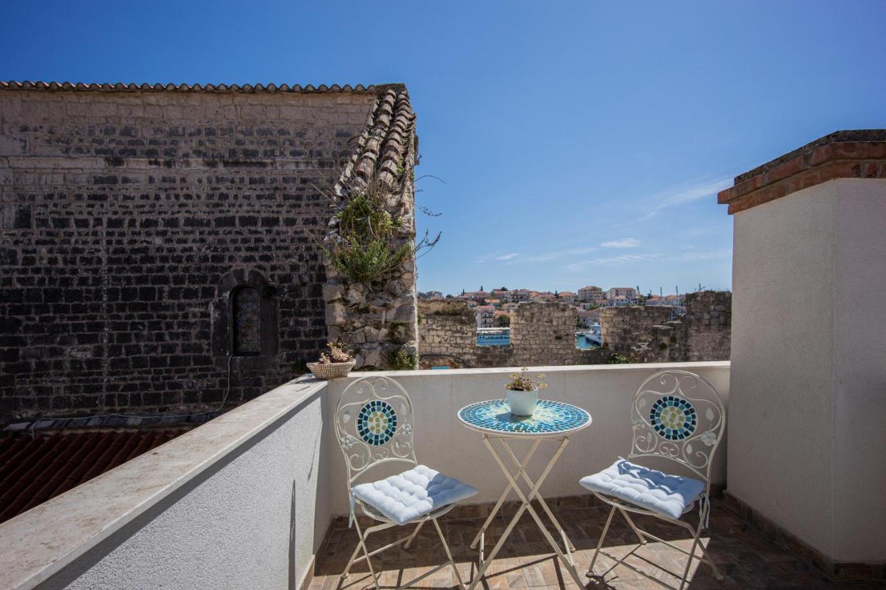 Apartma Stonehouse Lino For 6 With Sea View Trogir