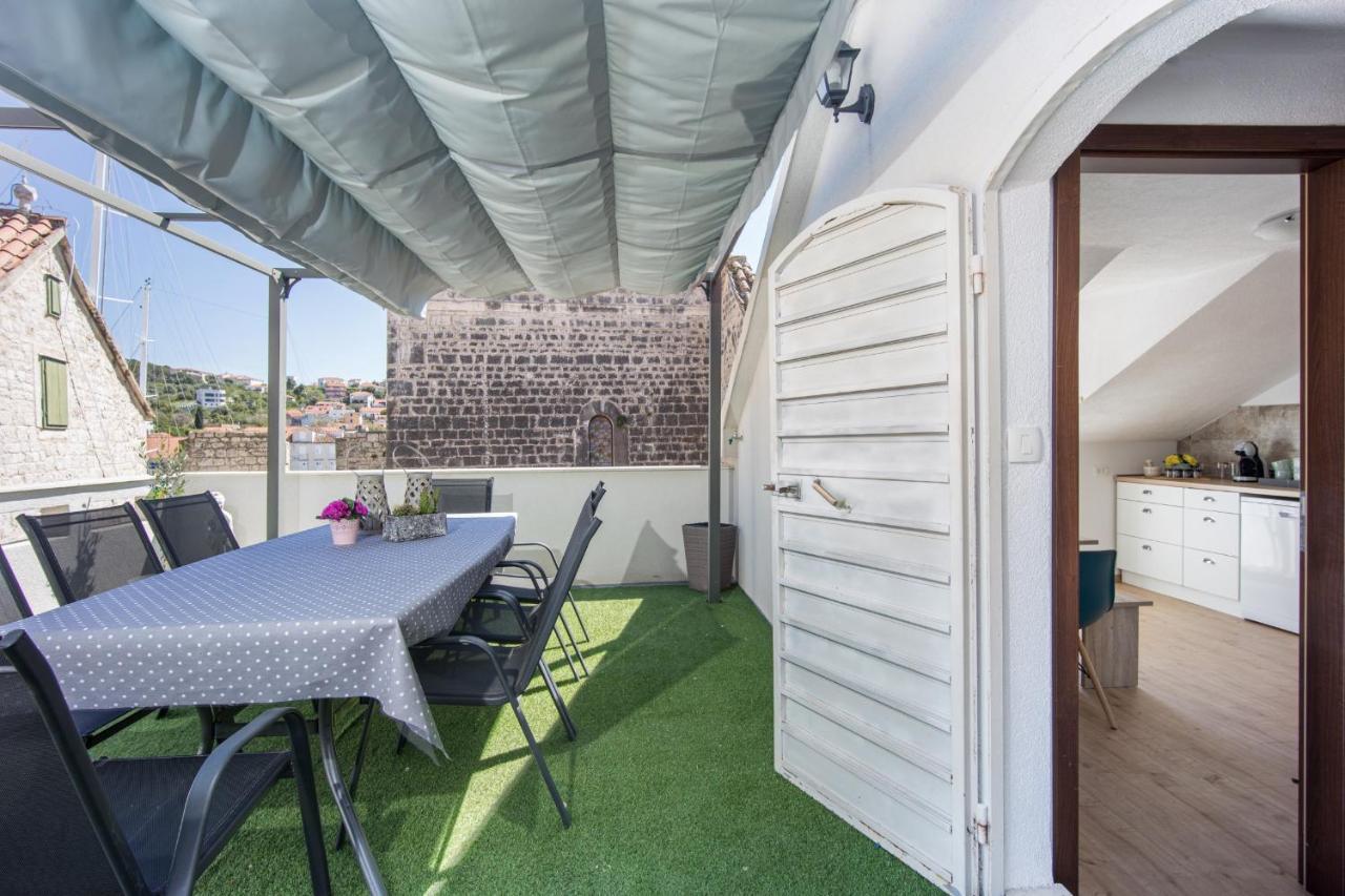 Apartma Stonehouse Lino For 6 With Sea View Trogir